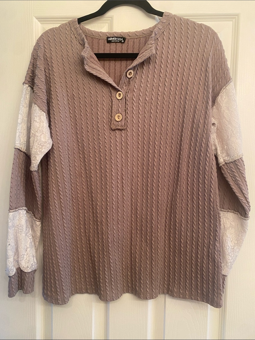 Women's top. Heimish USA